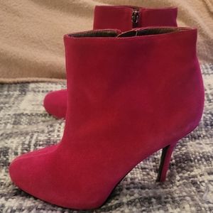 Ann Taylor's LOFT Hot Pink Leather Ankle Booties! (Size 9)